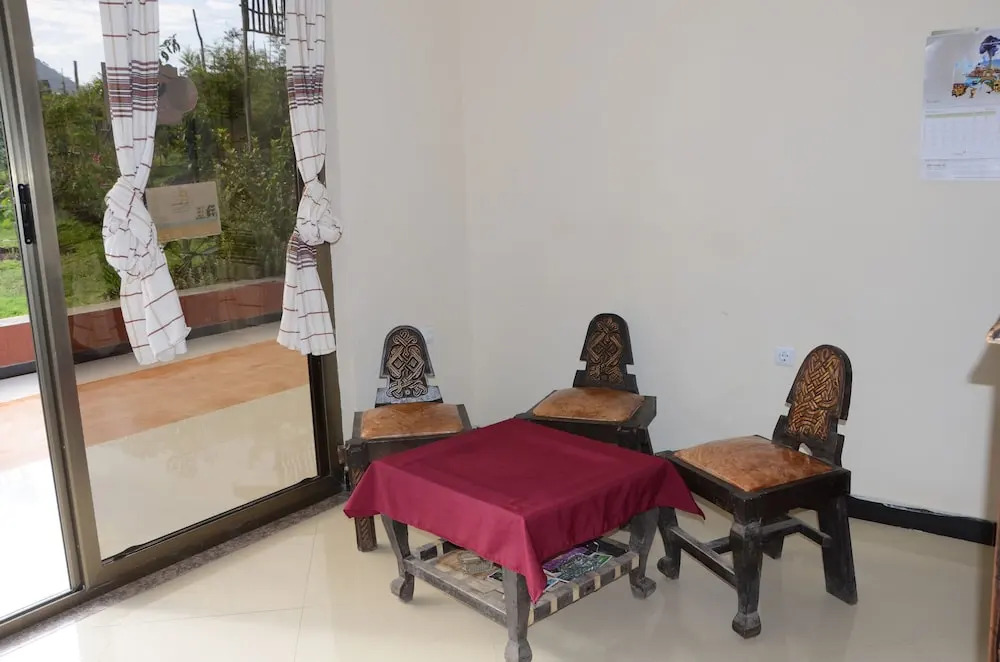 Zan-Seyoum Hotel