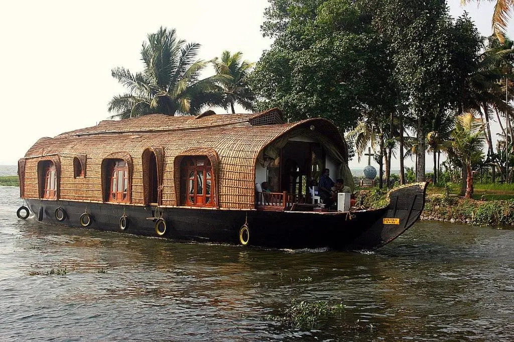 Aqua Castle Houseboat - by Aqua Jumbo Houseboats