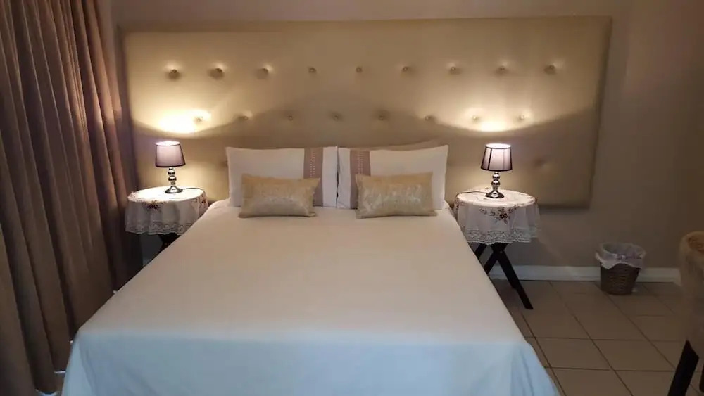 Savoy Lodge - Nice Budget Triple Room 2