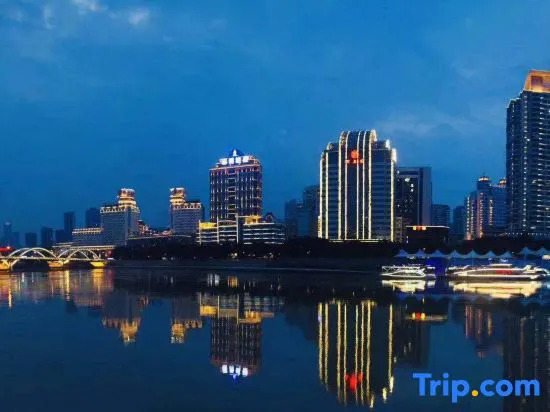 Juchunyuan Binjiang Holiday Hotel