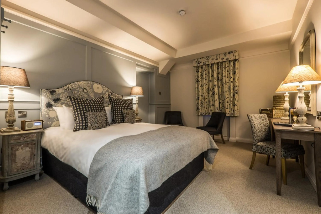 Coach & Horses Hotel