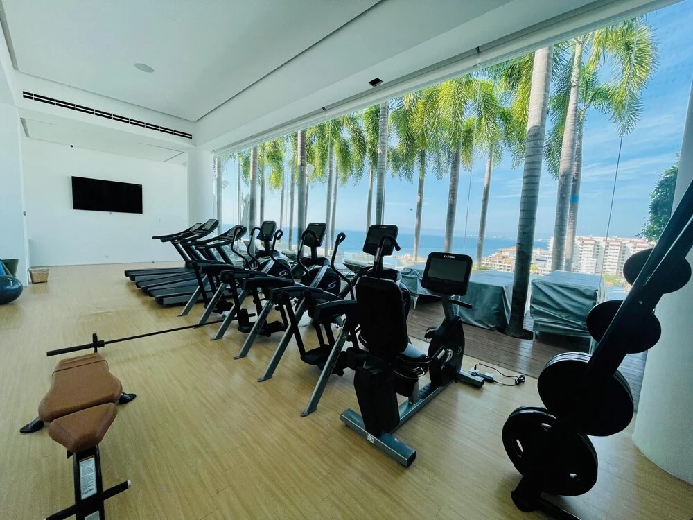 Pier 57 Penthouse 703 Romantic Zone Spectacular Ocean Views