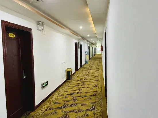 Yuxi Penglai Hotel
