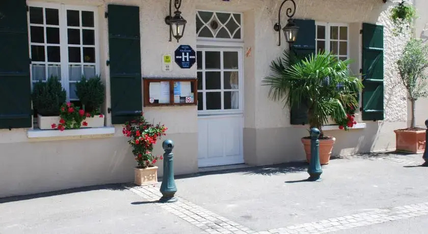 Les Tonnelles
