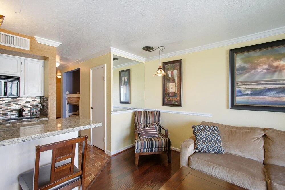 Victorian Escape - Serene Condo With Beach Views 1 Bedroom Condo by Redawning