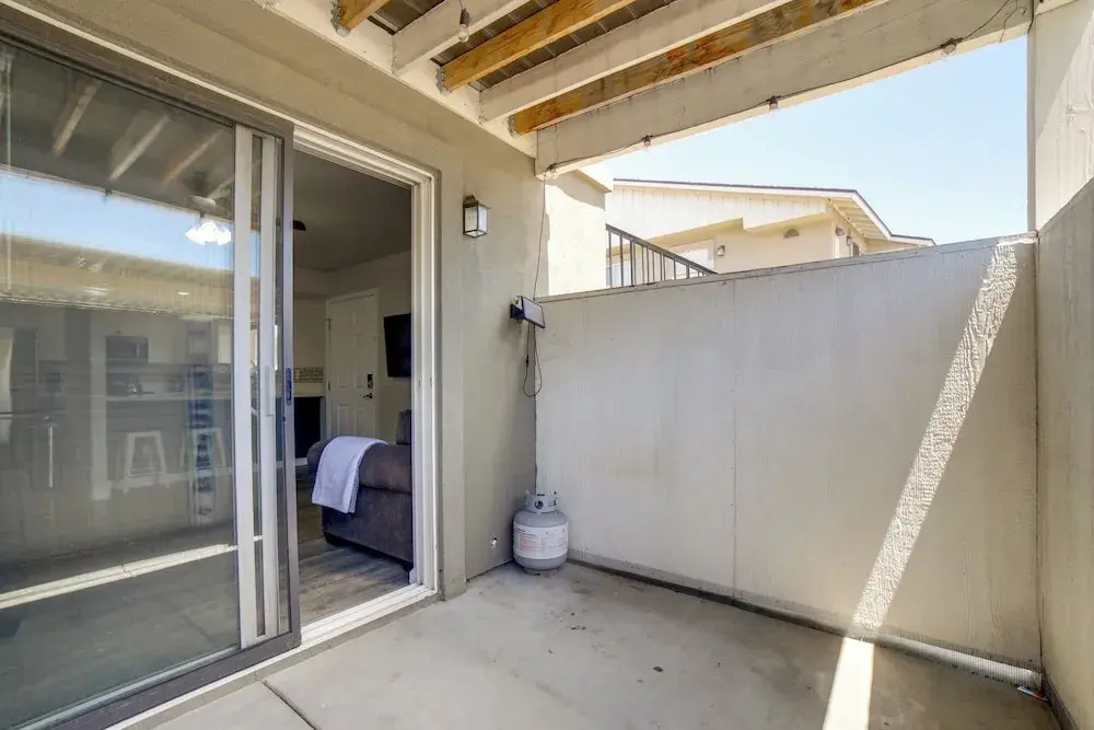 3 Mi to Dtwn: Gated Condo w/ Patio in Reno!