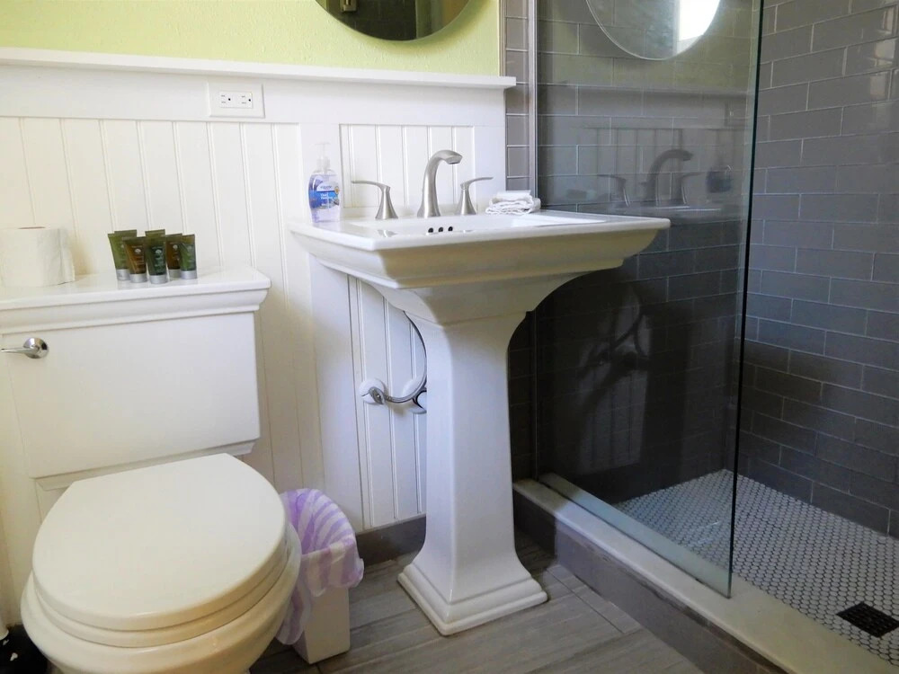 Coconut Grove Beach Resort Suites 1 & 2
