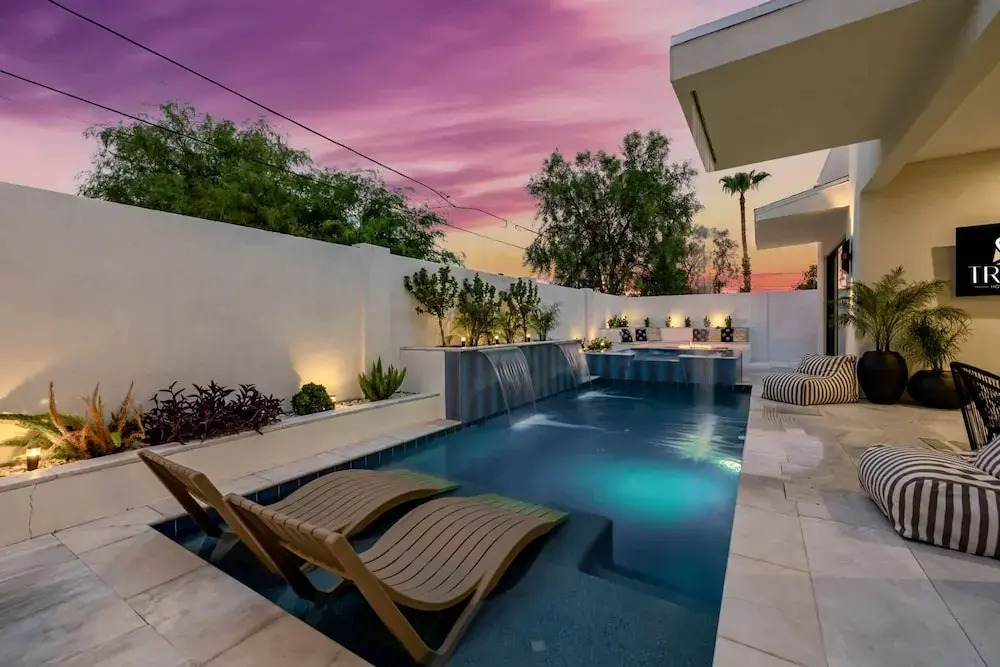 The Carlisle Experience 4 Showers Heated Pool
