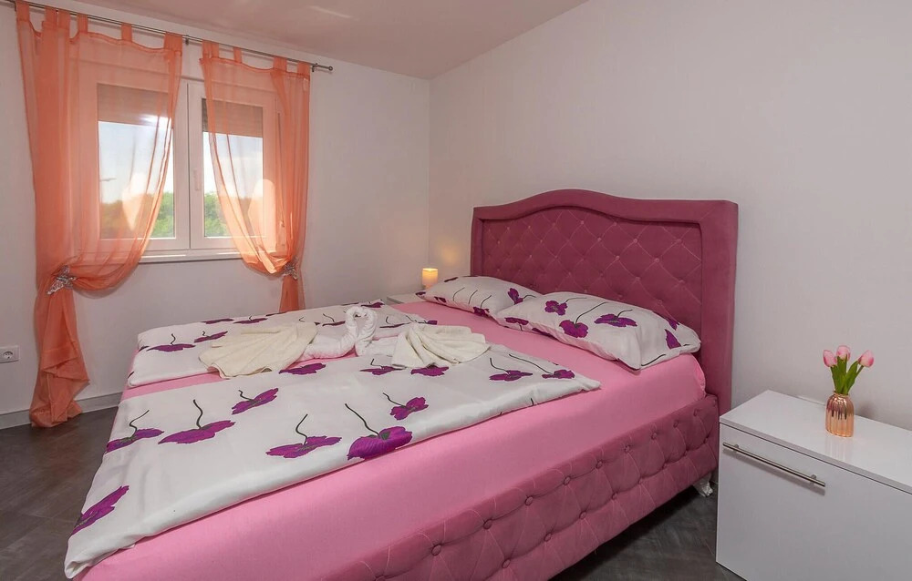 Awesome Apartment in Porec With Wifi and 2 Bedrooms