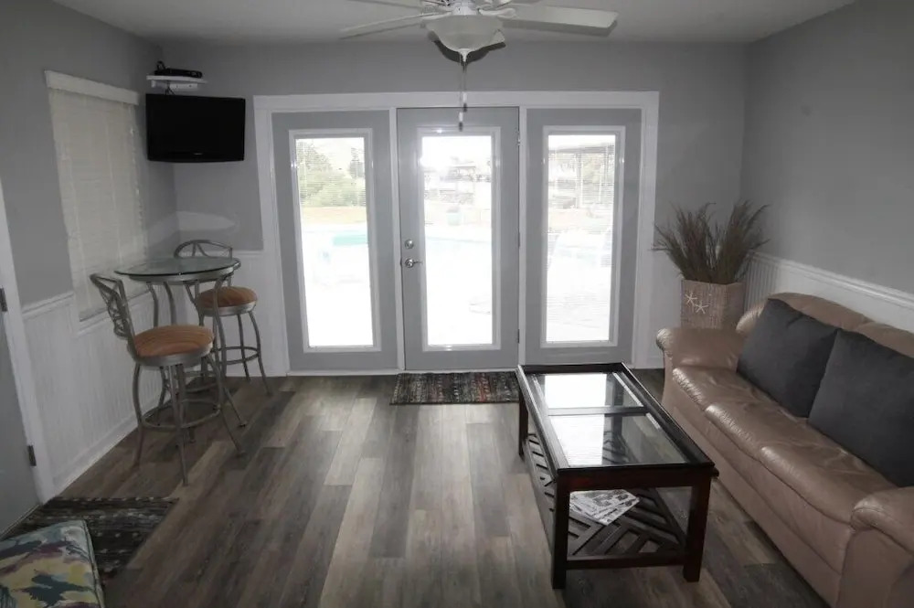 Sunset Harbor 3 Bedroom Home by Redawning