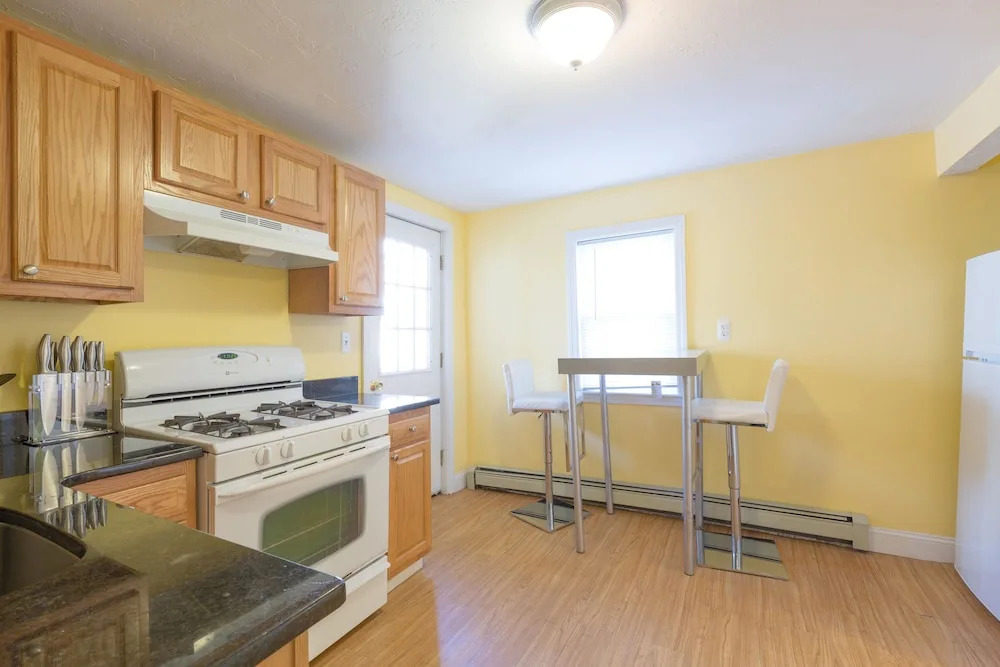 Kendall Square Apartments by Next Star