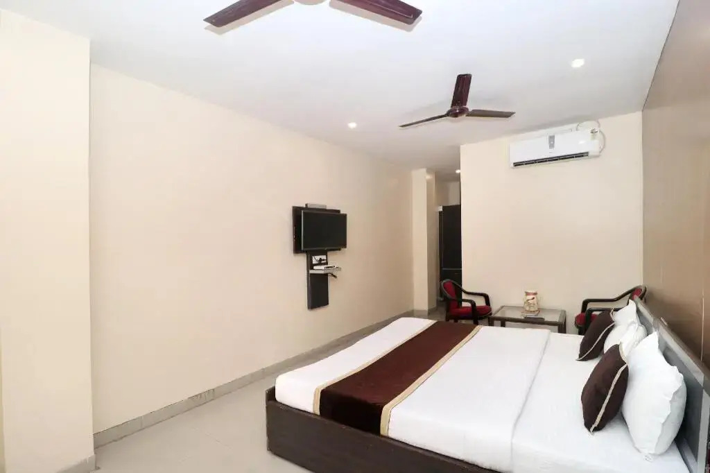 Collection O by OYO White Stone Residency