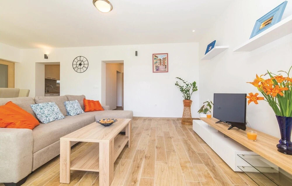 Two-Bedroom Holiday Home In Kastel Novi