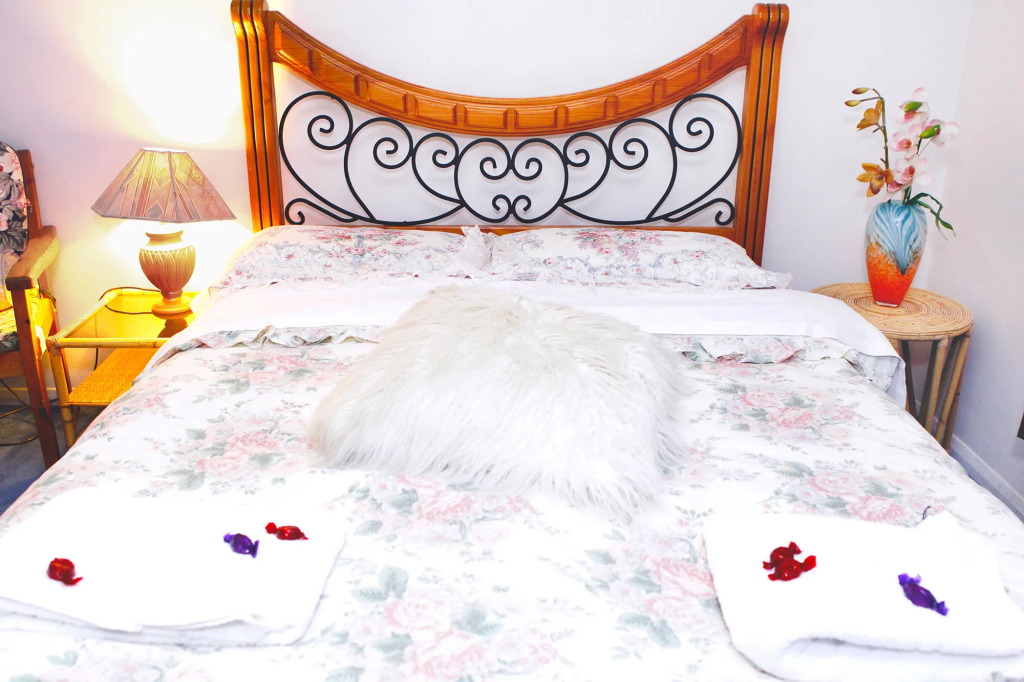 Da Vinci Guest House Gatwick Guest Parking, A Real Gem