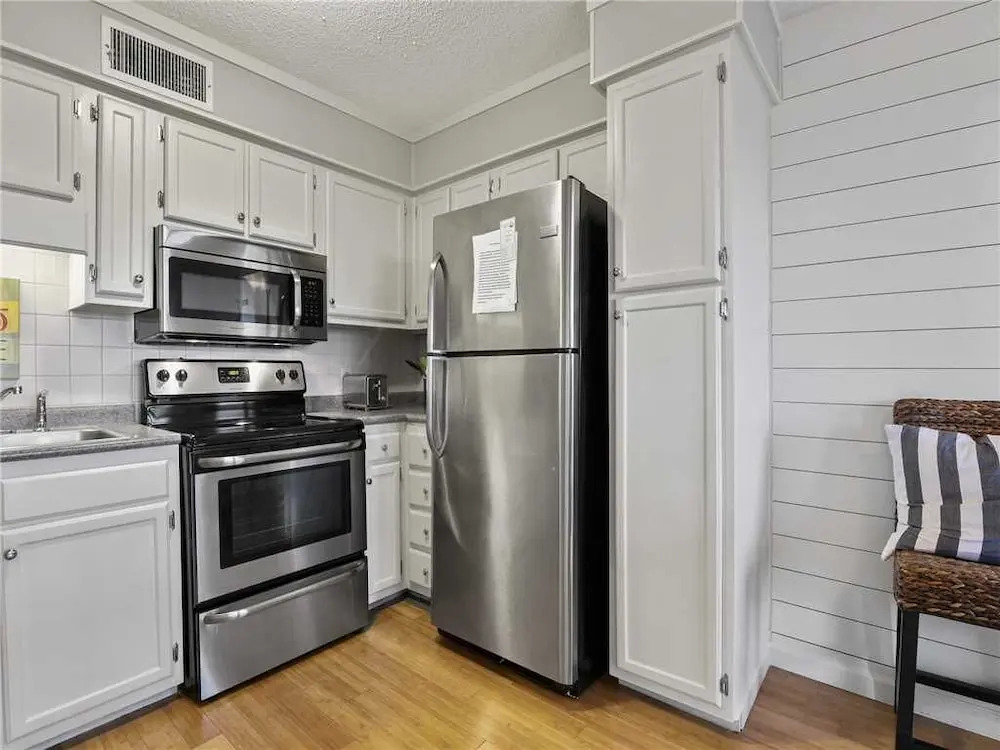 Beach & Tennis Admirals Row 320 - Two Bedroom Condo