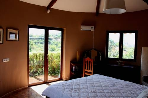 El Roble Holidays