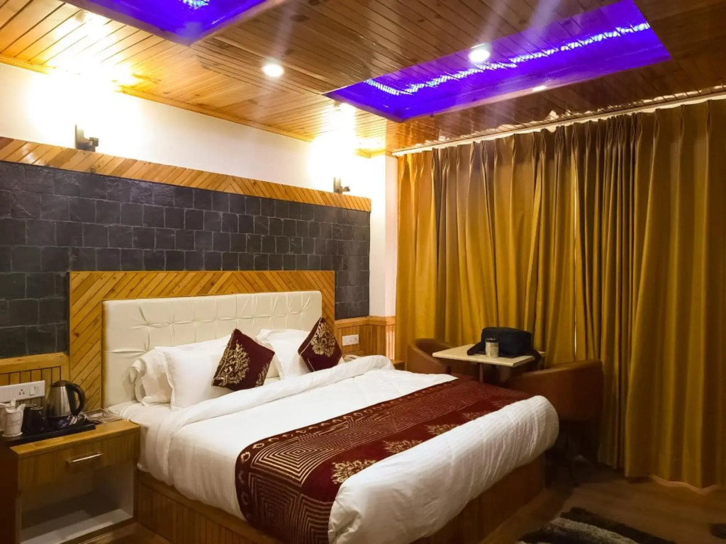 Hotel Wood Winds - A Best Valley View Hotel