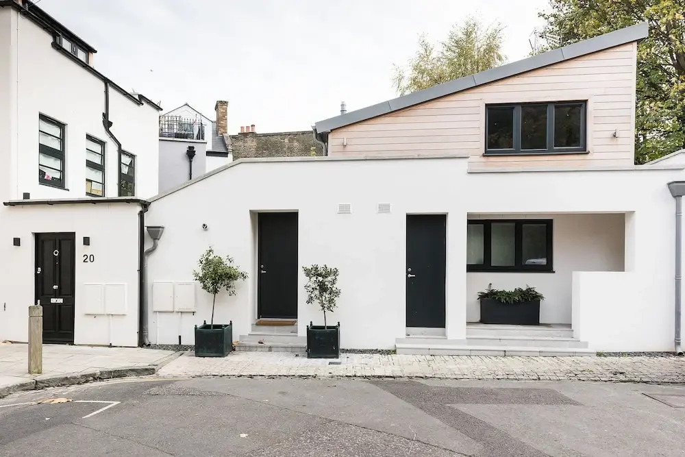 3 Bedroom House with Ensuites and Garden