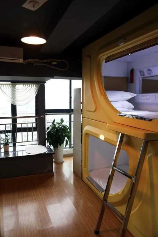 Simple Capsule Apartment