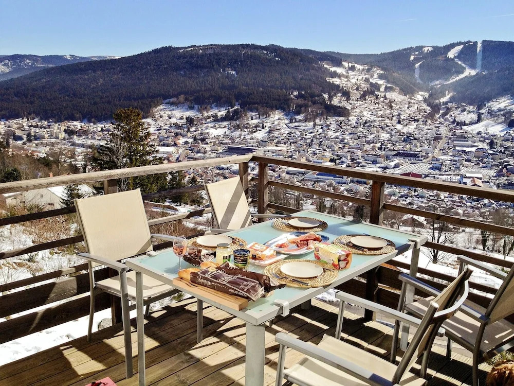 Apartment With one Bedroom in Gérardmer, With Wonderful Lake View, Ter