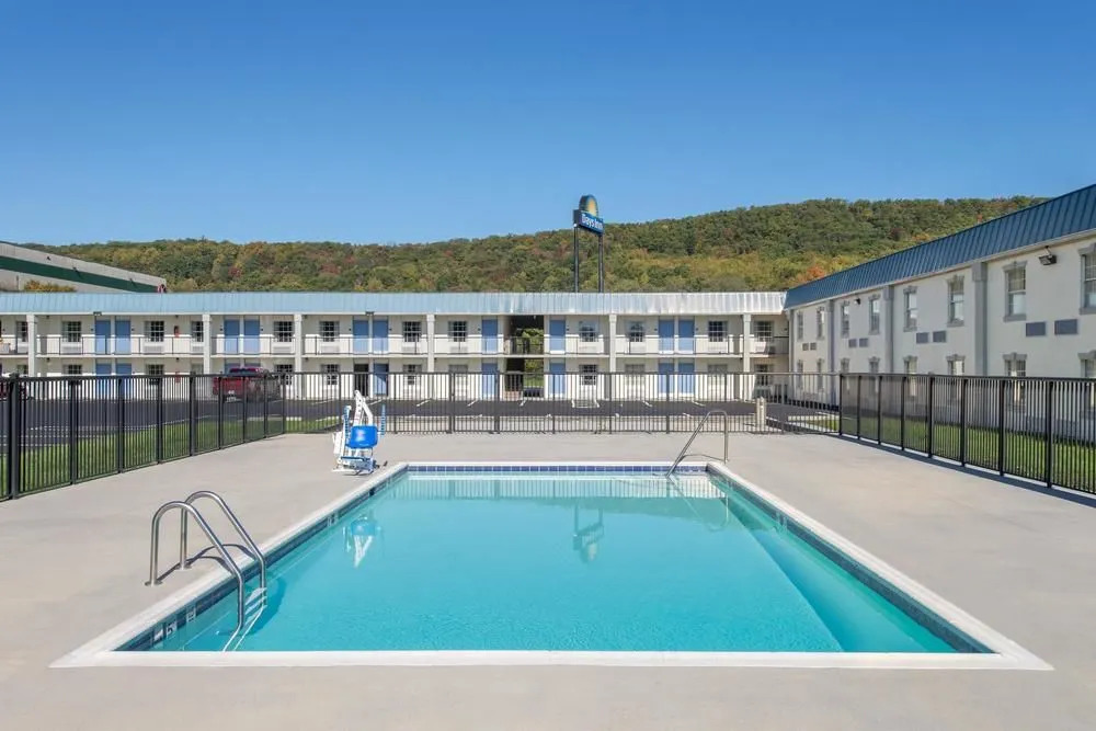 Days Inn Roanoke Near I-81
