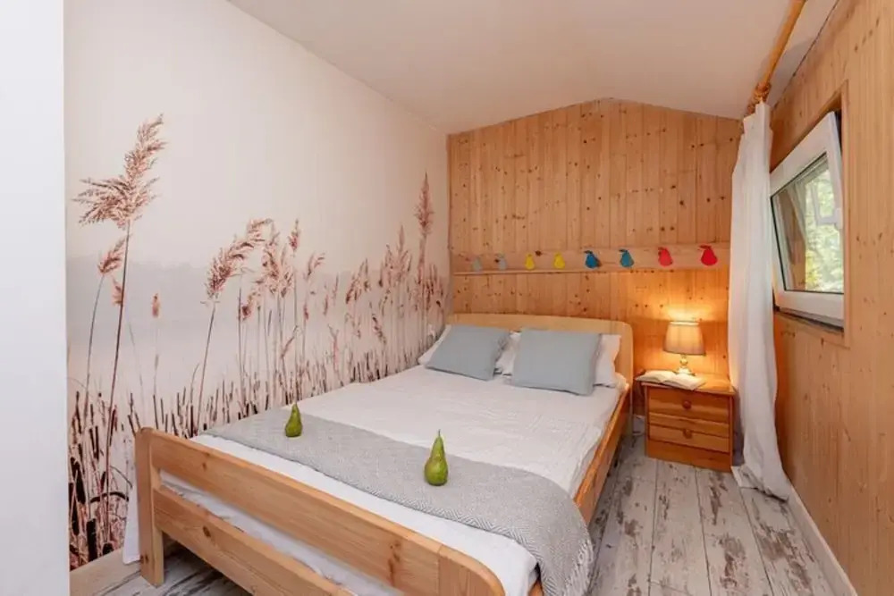Holiday Home by Lake Kl pnicko with Pier