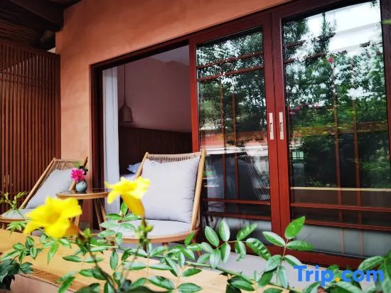 Puzhehei Xianrenju Lake View Homestay