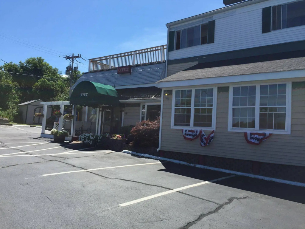 Bourne Bridge Inn