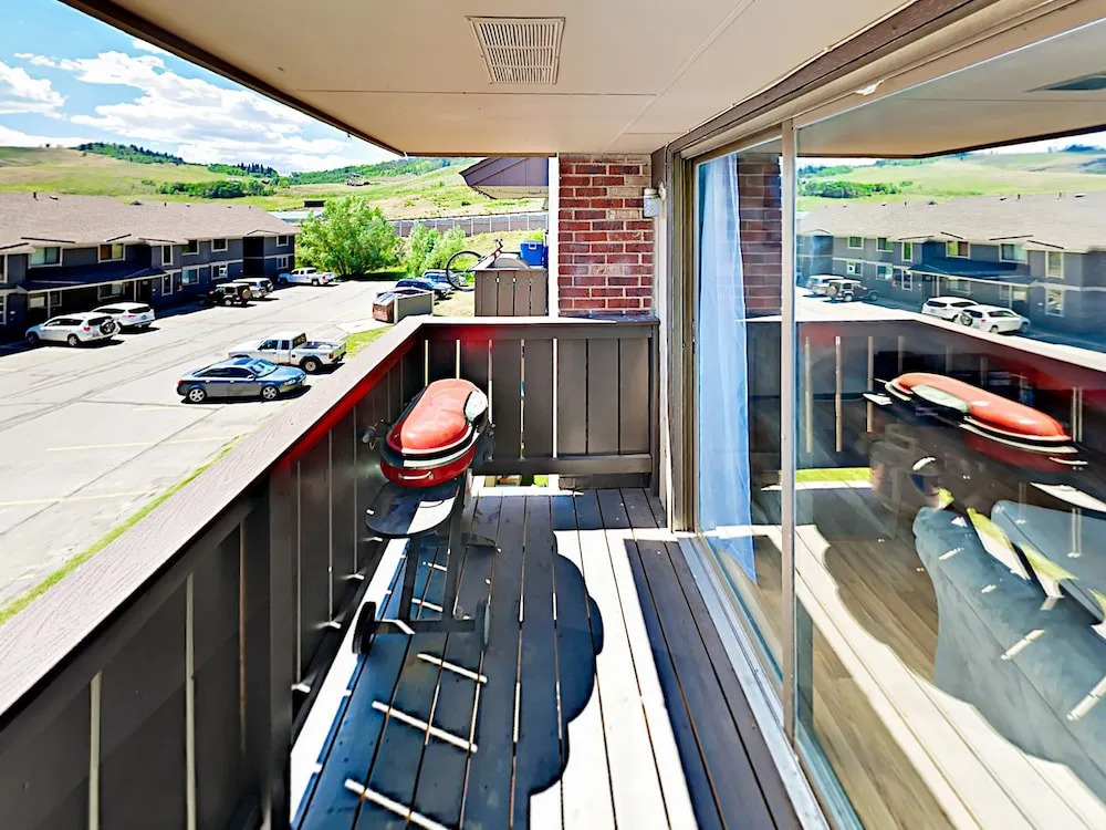 Enthusiasts Dream Condo #s303 2 Bedrooms 2 Bathrooms Condo