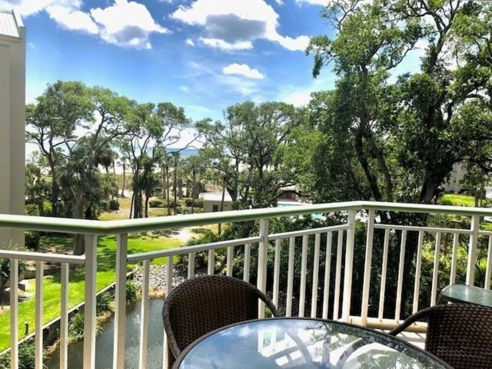302 Windsor 1 Bedroom 2 Bathrooms Condo