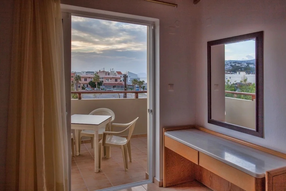 Ilian Beach & Apartments