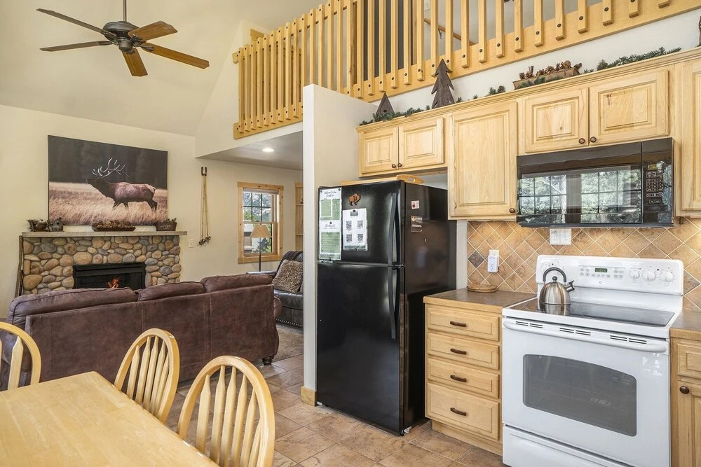 Solitude Bobcat #7 - Estes Park 2 Bedroom Condo by RedAwning