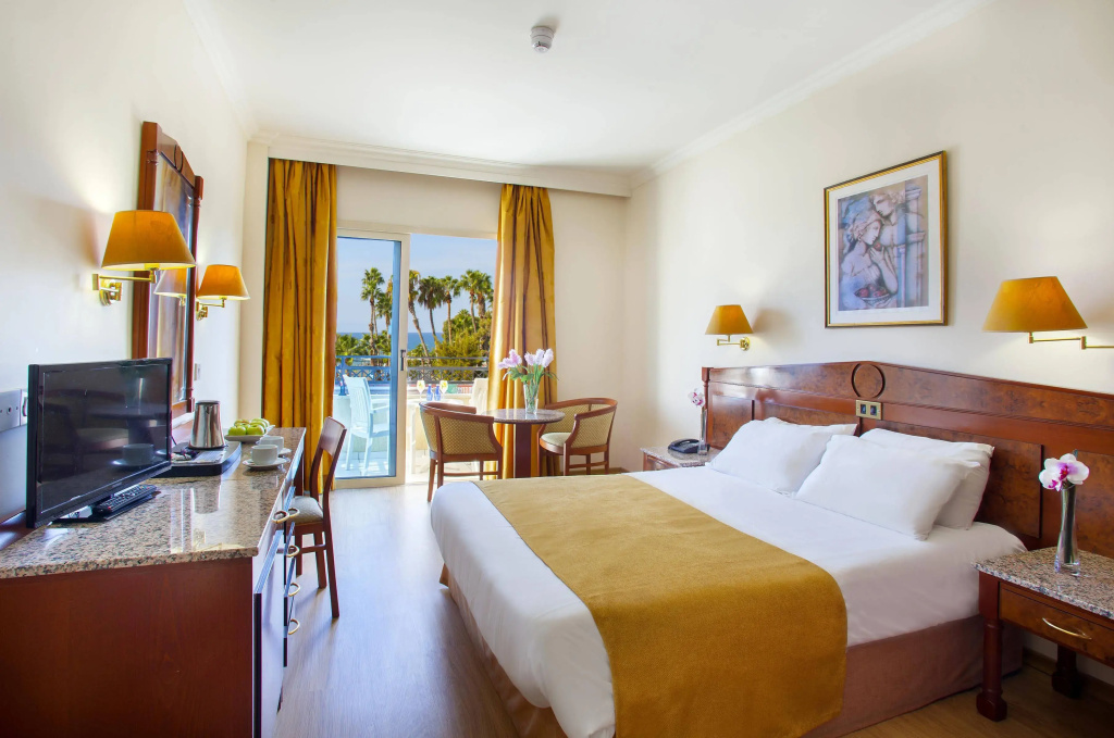 Kapetanios Limassol Hotel