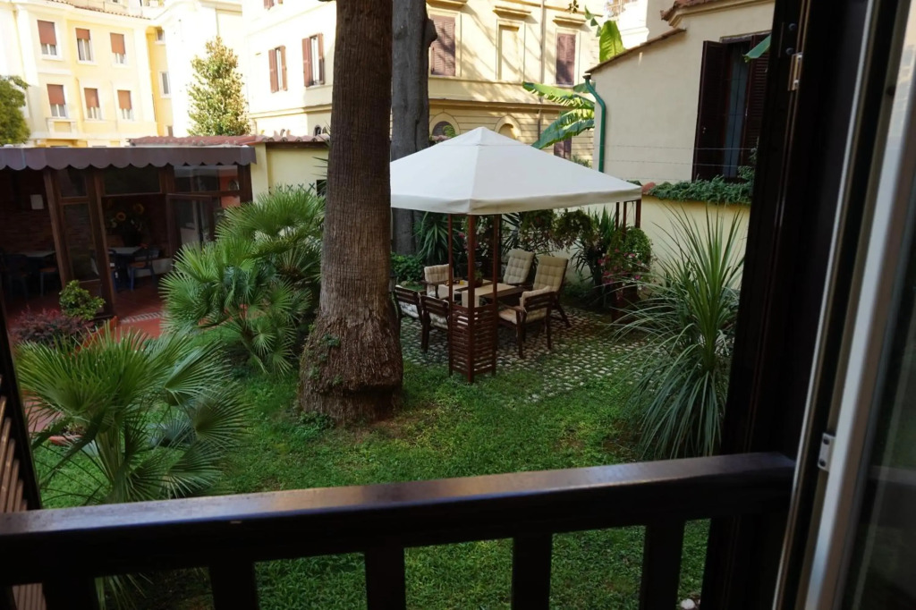 Green Hotel