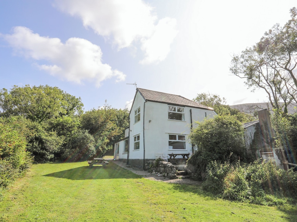 The Lodge at Tal Eryr
