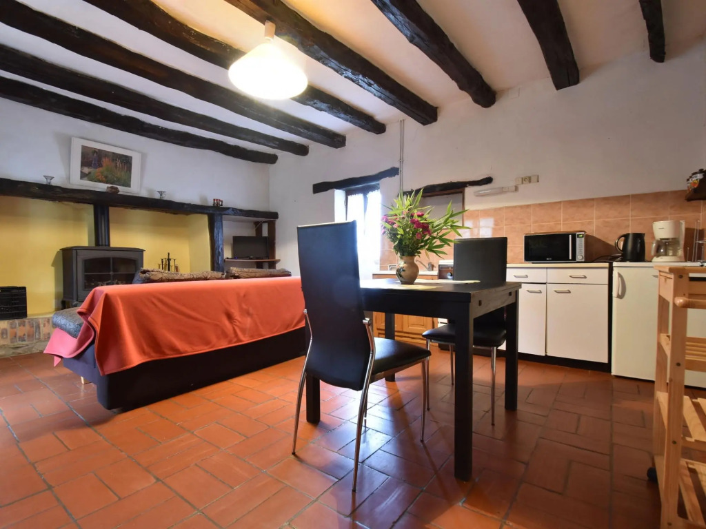 Quaint Home in Berbiguières, Valley of the Castles at 15min