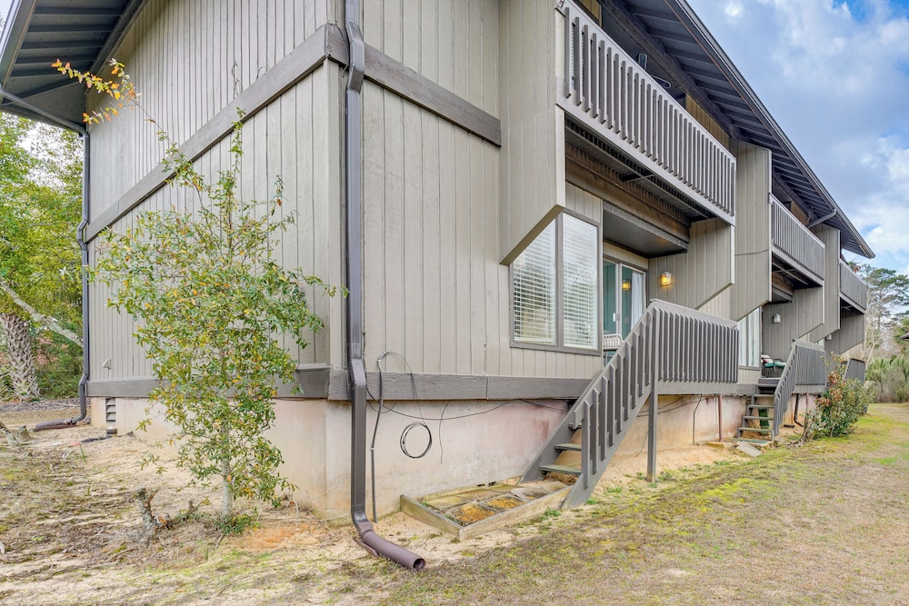 Golf Course Views! Couple's Retreat in Diamondhead