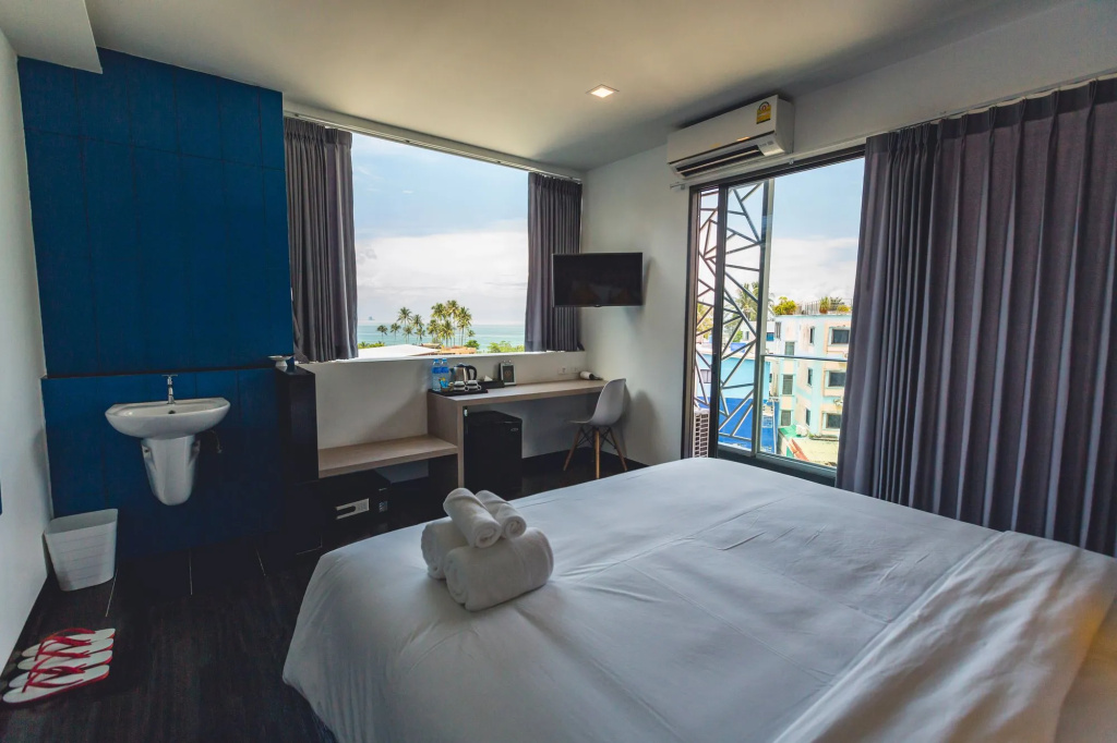 Wake Up Aonang Hotel