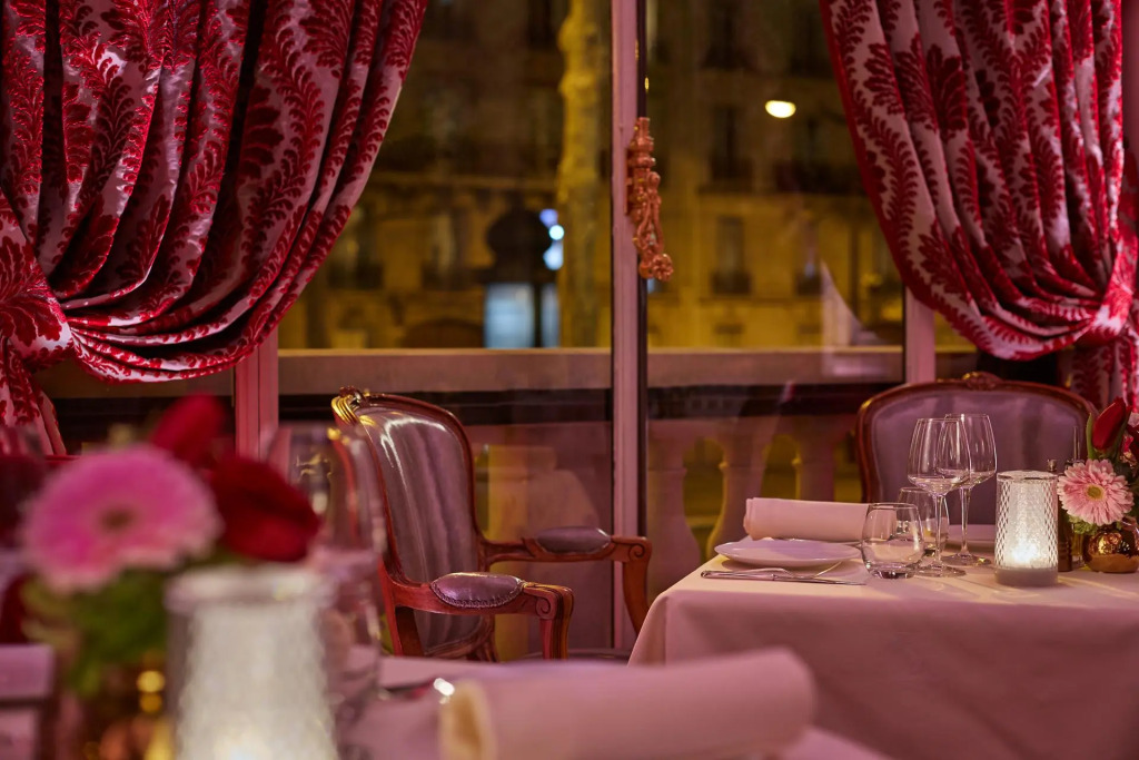 Hotel Raphael
