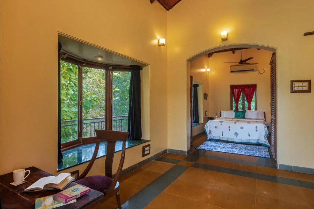 Saffronstays Alma Grove 3 BR Pet friendly with Pool & Nature View
