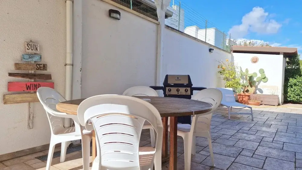 Villa Fede - 3 Bedrooms 2 Bathrooms air Conditioning by the sea