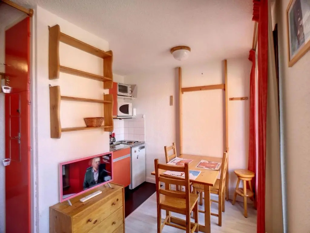 Appartement Les Menuires, 1 pièce, 3 personnes - FR-1-178-40