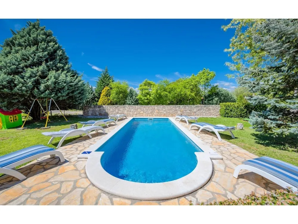 Luxury Holiday House With Private Pool and Large Garden, Near Rabac