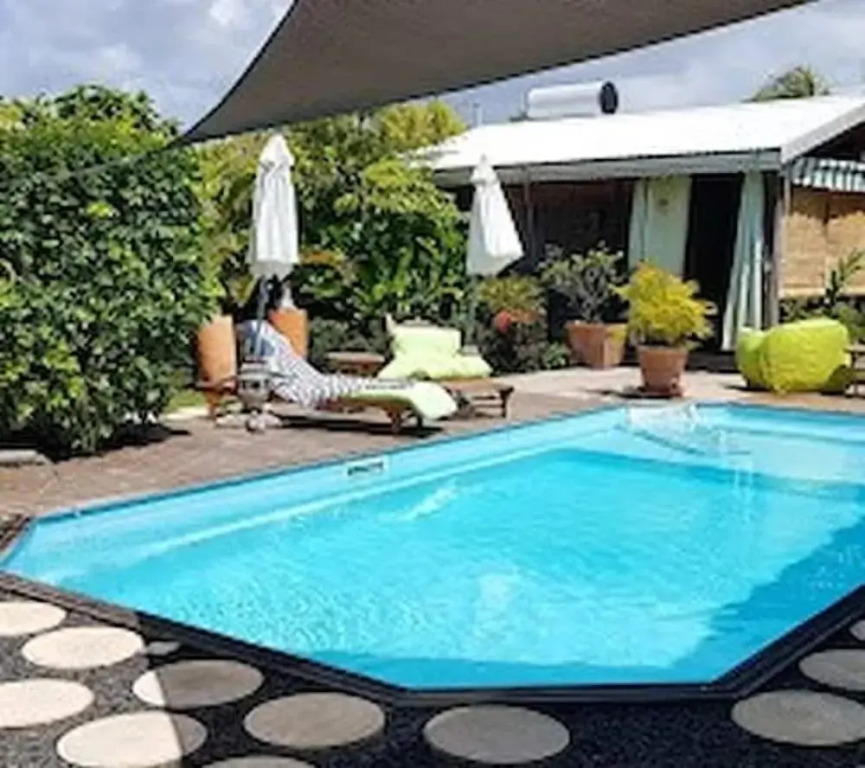 Studio In Sainte Anne With Enclosed Garden 500 M From The Beach