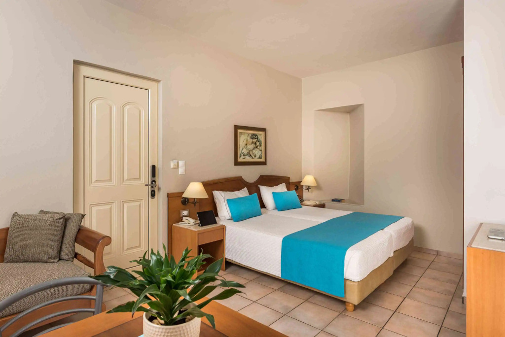 Elotis Suites
