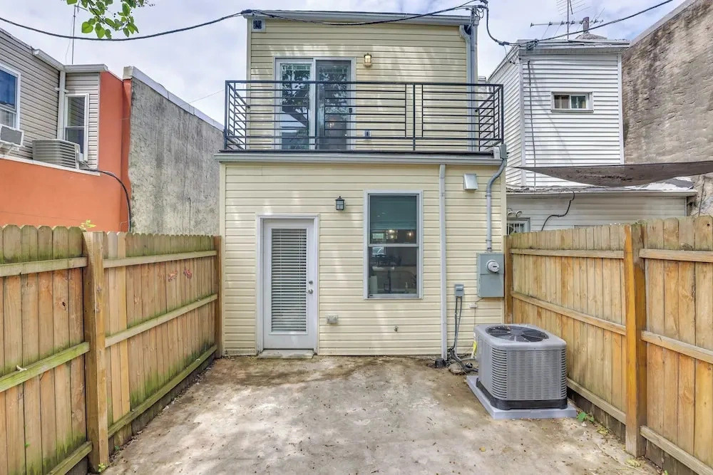 Walk to Fairmount Park: Modern Philly Townhome