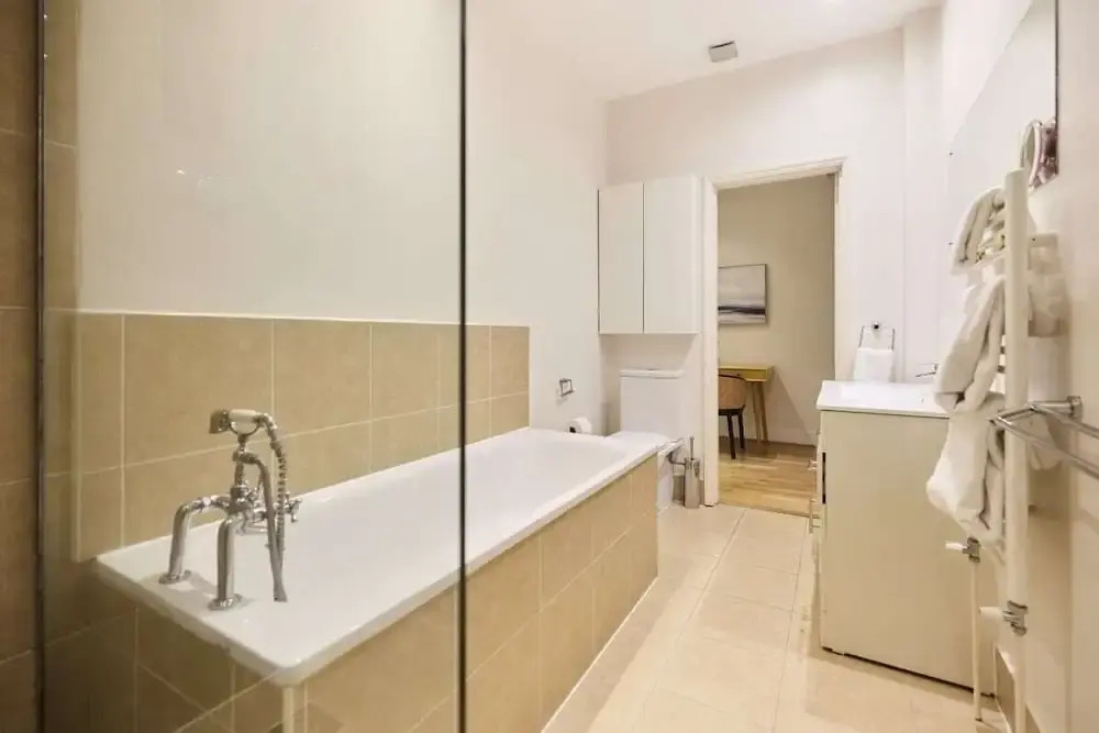 The West Kensington Hideout - Cozy 2bdr Flat With Garden
