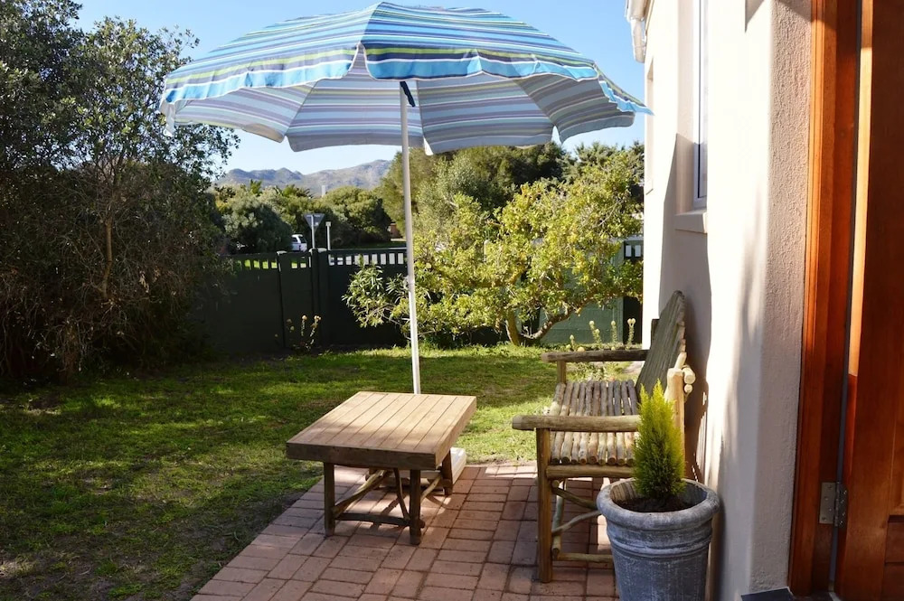 Canary Cottages