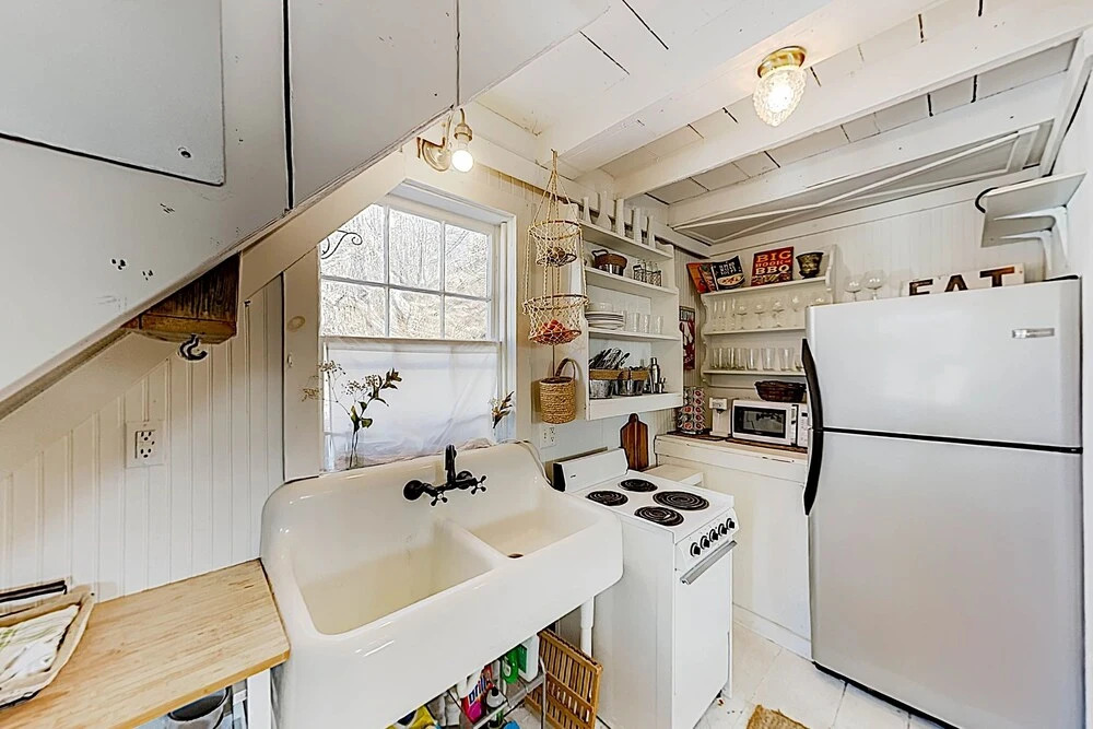 New Listing! Charming Bayside Barn W/ Fire Pit 2 Bedroom Home