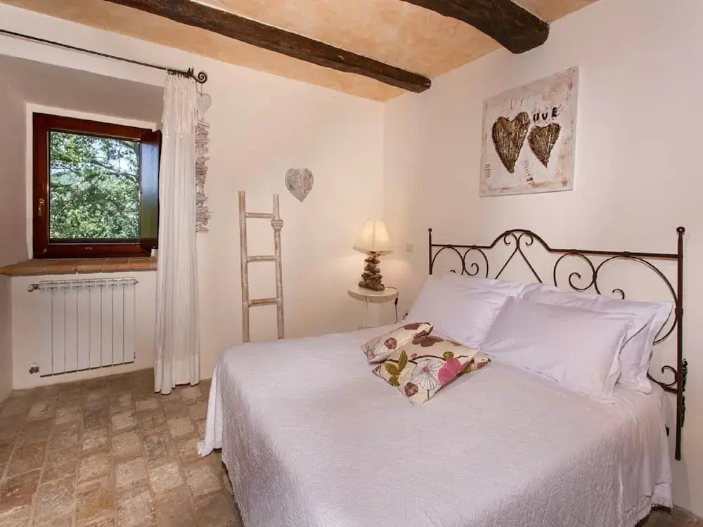 Lush Farmhouse in Umbertide With Pool